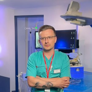 Bezpieczny urlop dla serca – jak wypoczywać z nadciśnieniem i chorobami układu krążenia?